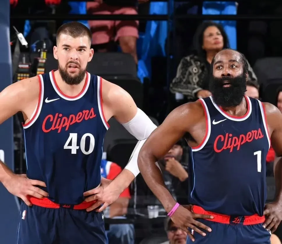 开云-波特兰开拓者训练开放日，加时末段扳平良机引欢呼，欧篮联在即，身体对抗强度拉满(波特兰开拓者官网)